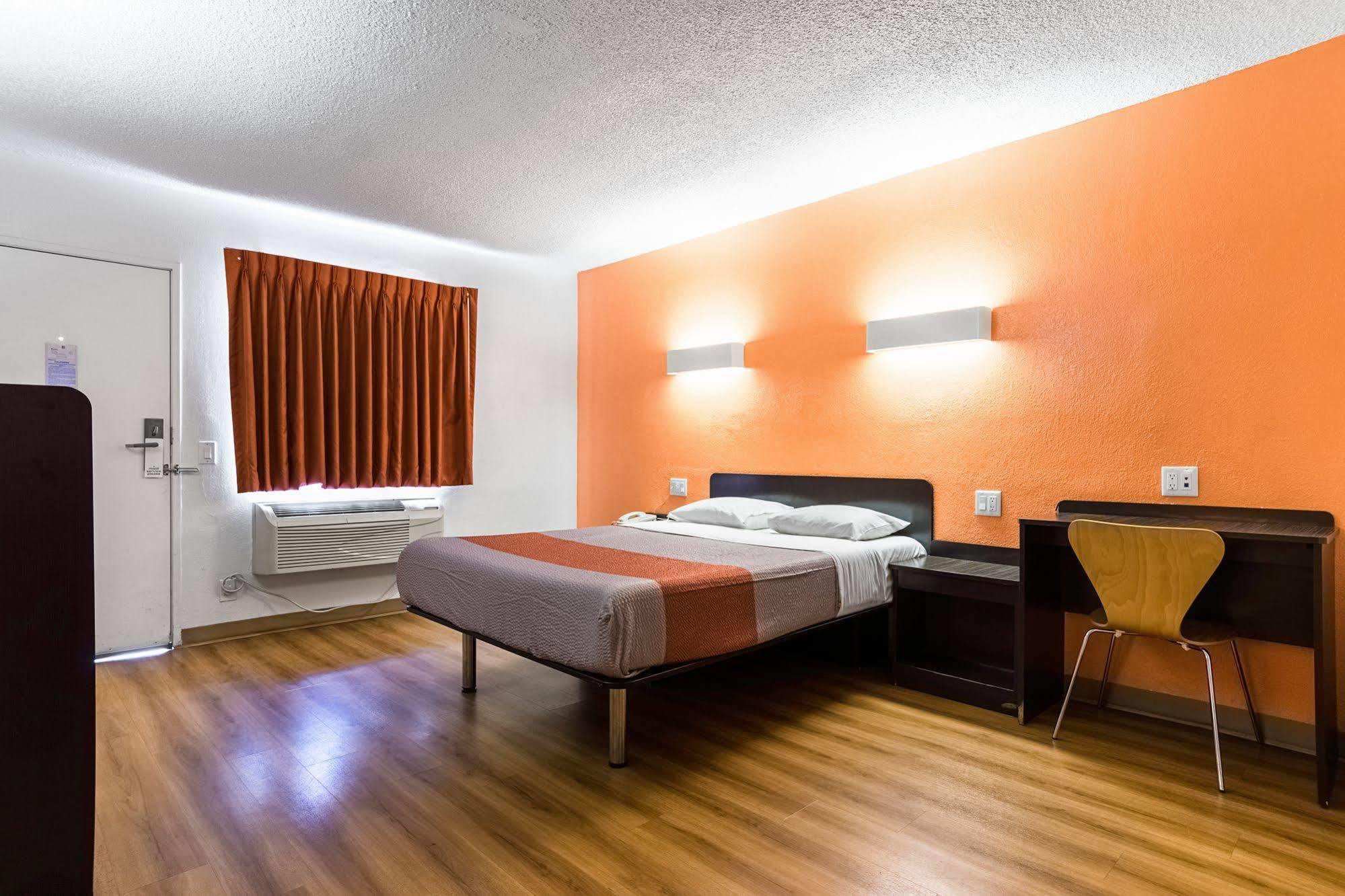 6-anaheim, Ca - Buena Park Hotel 2*